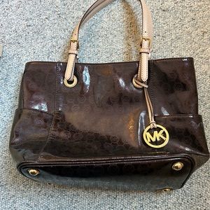 ⚡️⚡️FLASH SALE⚡️⚡️Michael Kors jetset bag!!